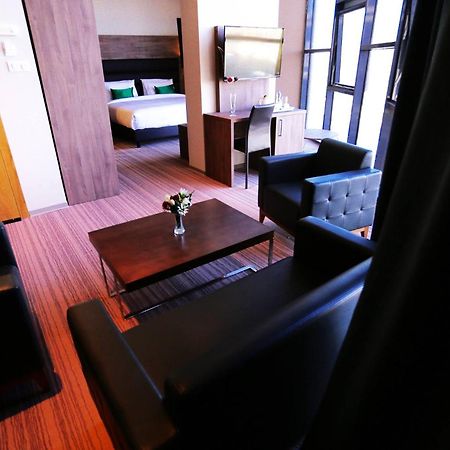 Le Zenith Hotel Oran Eksteriør bilde